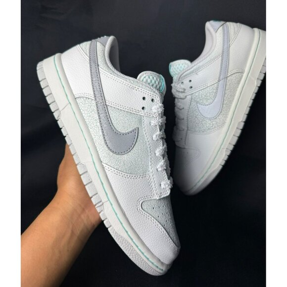 H65- SIZE 7.5 MEN\'S= 9 WOMEN\'S NIKE DUNK LOW RETRO SUMMIT WHITE/METALLIC SILVER main image 6